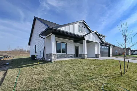 702 Windam Dr, Solon, IA 52333 photo 3