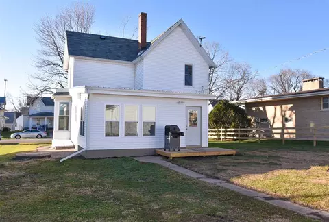 94 3rd Ave, Keystone, IA 52249 photo 4