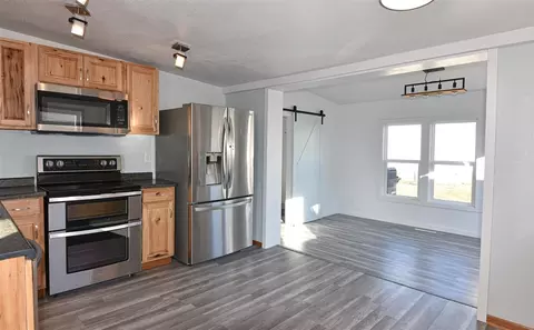94 3rd Ave, Keystone, IA 52249 photo 12