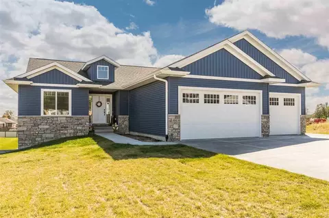 804 David Dr, Solon, IA 52333 photo 1