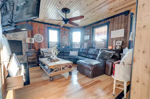 422 E Main, Washington, IA 52353 photo 7