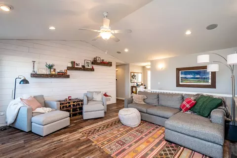 2075 Hillside Dr, Ely, IA 52227 photo 6