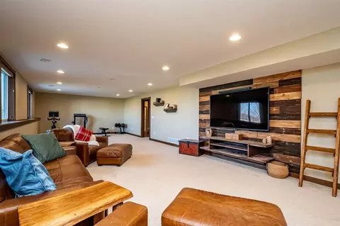 2075 Hillside Dr, Ely, IA 52227 photo 22