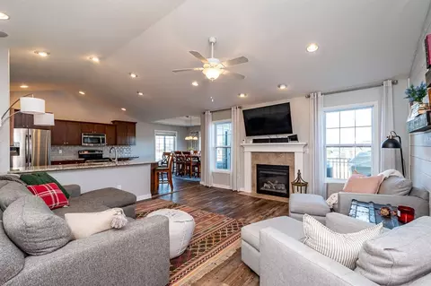 2075 Hillside Dr, Ely, IA 52227 photo 4