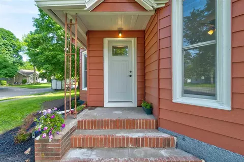 602 E 9th St, Washington, IA 52353 photo 3