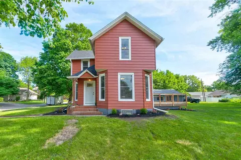 602 E 9th St, Washington, IA 52353 photo 2