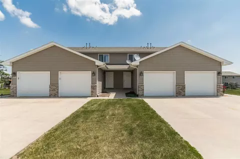1834 Comisky Ct, Ely, IA 52227 photo 1