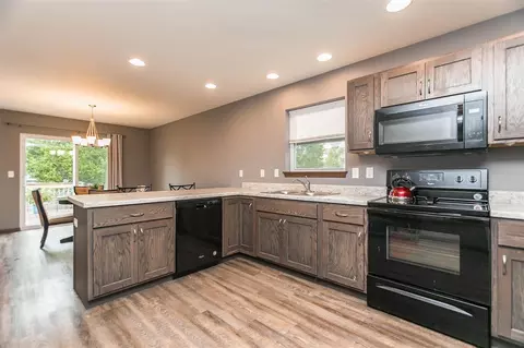615 9th Ave SE, Cedar Rapids, IA 52401 photo 6