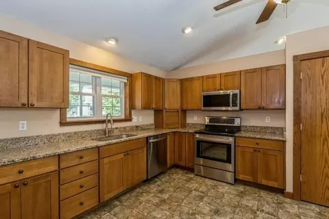1670 North Dr, Ely, IA 52227 photo 7