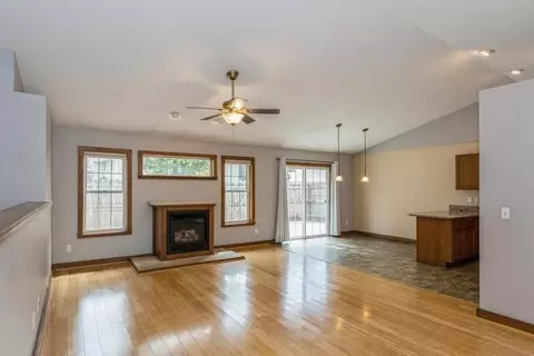 1670 North Dr, Ely, IA 52227 photo 2