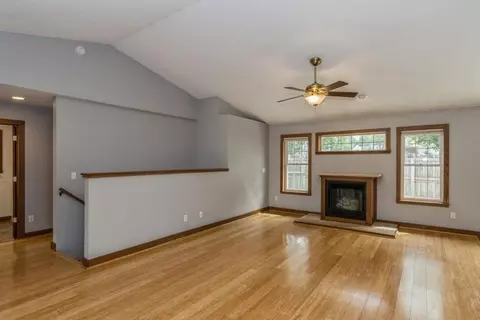 1670 North Dr, Ely, IA 52227 photo 3