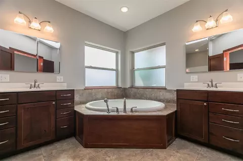 1695 North Dr, Ely, IA 52227 photo 26