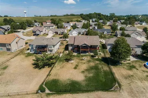 1695 North Dr, Ely, IA 52227 photo 2