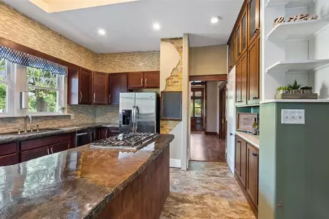 413 NE 18th St, Cedar Rapids, IA 52402 photo 3