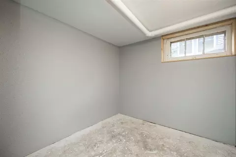 1126 E Ave NW, Cedar Rapids, IA 52405 photo 18