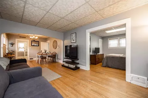1126 E Ave NW, Cedar Rapids, IA 52405 photo 3