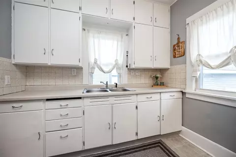 1126 E Ave NW, Cedar Rapids, IA 52405 photo 10