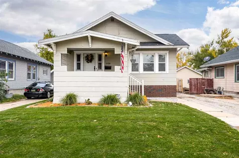 1126 E Ave NW, Cedar Rapids, IA 52405 photo 2