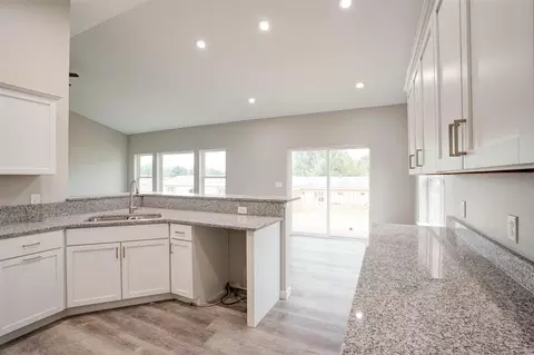 112 Cherry Ln, Riverside, IA 52327 photo 5