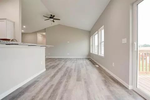 112 Cherry Ln, Riverside, IA 52327 photo 7