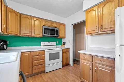 1611 27th St SW, Cedar Rapids, IA 52404 photo 8