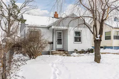 3815 E Ave NE, Cedar Rapids, IA 52402 photo 1