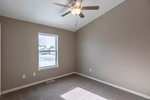394 Maple Ct, Solon, IA 52333 photo 9