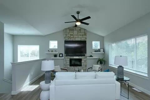 903 David Dr, Solon, IA 52333 photo 5