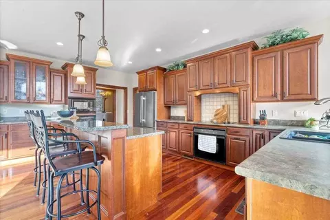 3818 Cedar Bluff Ct NE, Cedar Rapids, IA 52411 photo 13