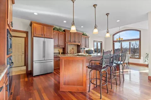 3818 Cedar Bluff Ct NE, Cedar Rapids, IA 52411 photo 12