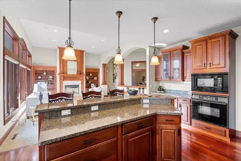 3818 Cedar Bluff Ct NE, Cedar Rapids, IA 52411 photo 10