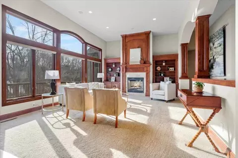 3818 Cedar Bluff Ct NE, Cedar Rapids, IA 52411 photo 9