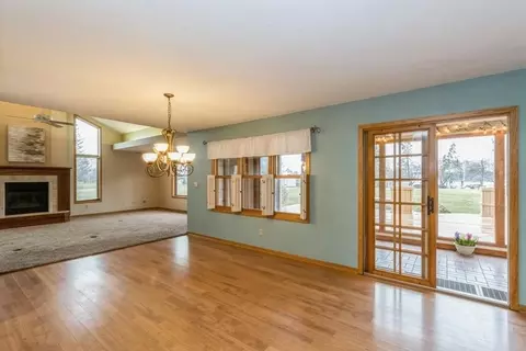 5701 Michael Dr NE, Cedar Rapids, IA 52411 photo 4