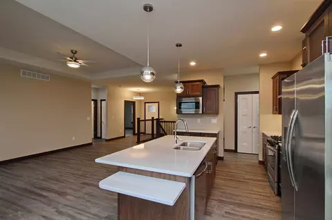 809 Old Mill Ln, Solon, IA 52333 photo 6