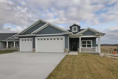 809 Old Mill Ln, Solon, IA 52333 photo 1