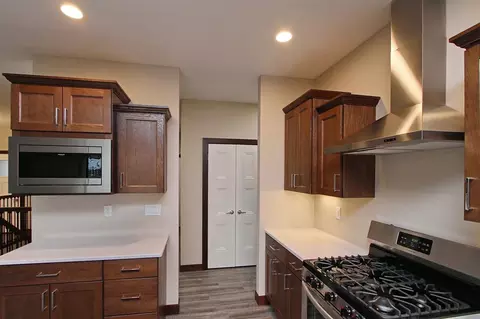 809 Old Mill Ln, Solon, IA 52333 photo 7