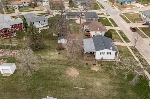 6607 Devonshire Dr NE, Cedar Rapids, IA 52402 photo 33