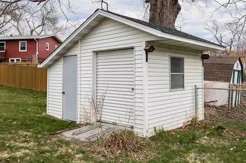 6607 Devonshire Dr NE, Cedar Rapids, IA 52402 photo 31