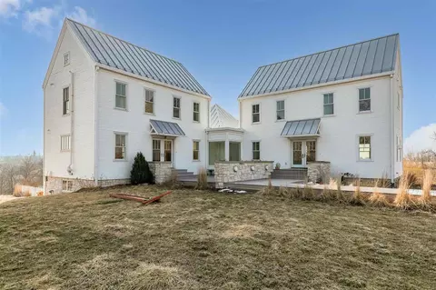 625 Old School Rd, Ely, IA 52227 photo 1