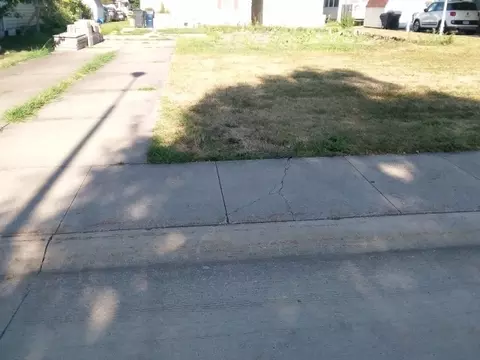 131 Polopony Ct, Iowacity, IA 52240