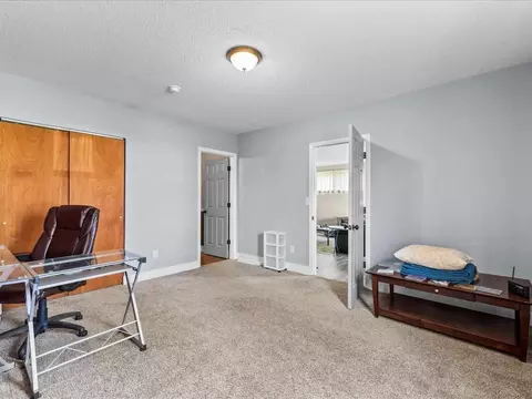 1817 E Ave NE, Cedar Rapids, IA 52402 photo 5