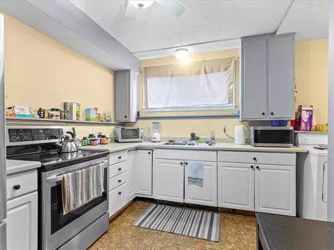 1817 E Ave NE, Cedar Rapids, IA 52402 photo 8