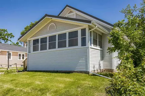 1731 E Avenue NE, Cedar Rapids, IA 52402 photo 1
