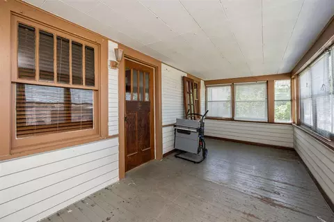 1731 E Avenue NE, Cedar Rapids, IA 52402 photo 2