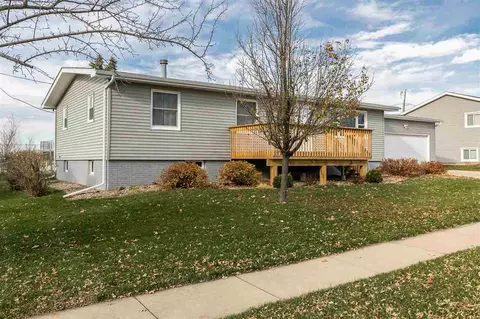 1815 Highland Rd, Ely, IA 52227 photo 2