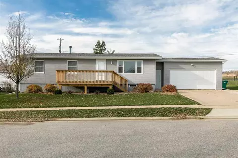 1815 Highland Rd, Ely, IA 52227 photo 1
