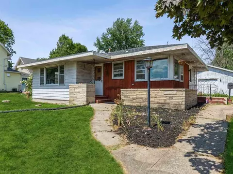 341 E 3rd St, Riverside, IA 52327 photo 2