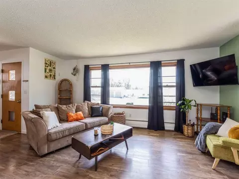 341 E 3rd St, Riverside, IA 52327 photo 3
