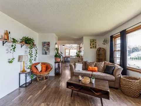 341 E 3rd St, Riverside, IA 52327 photo 6