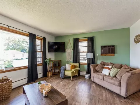 341 E 3rd St, Riverside, IA 52327 photo 4